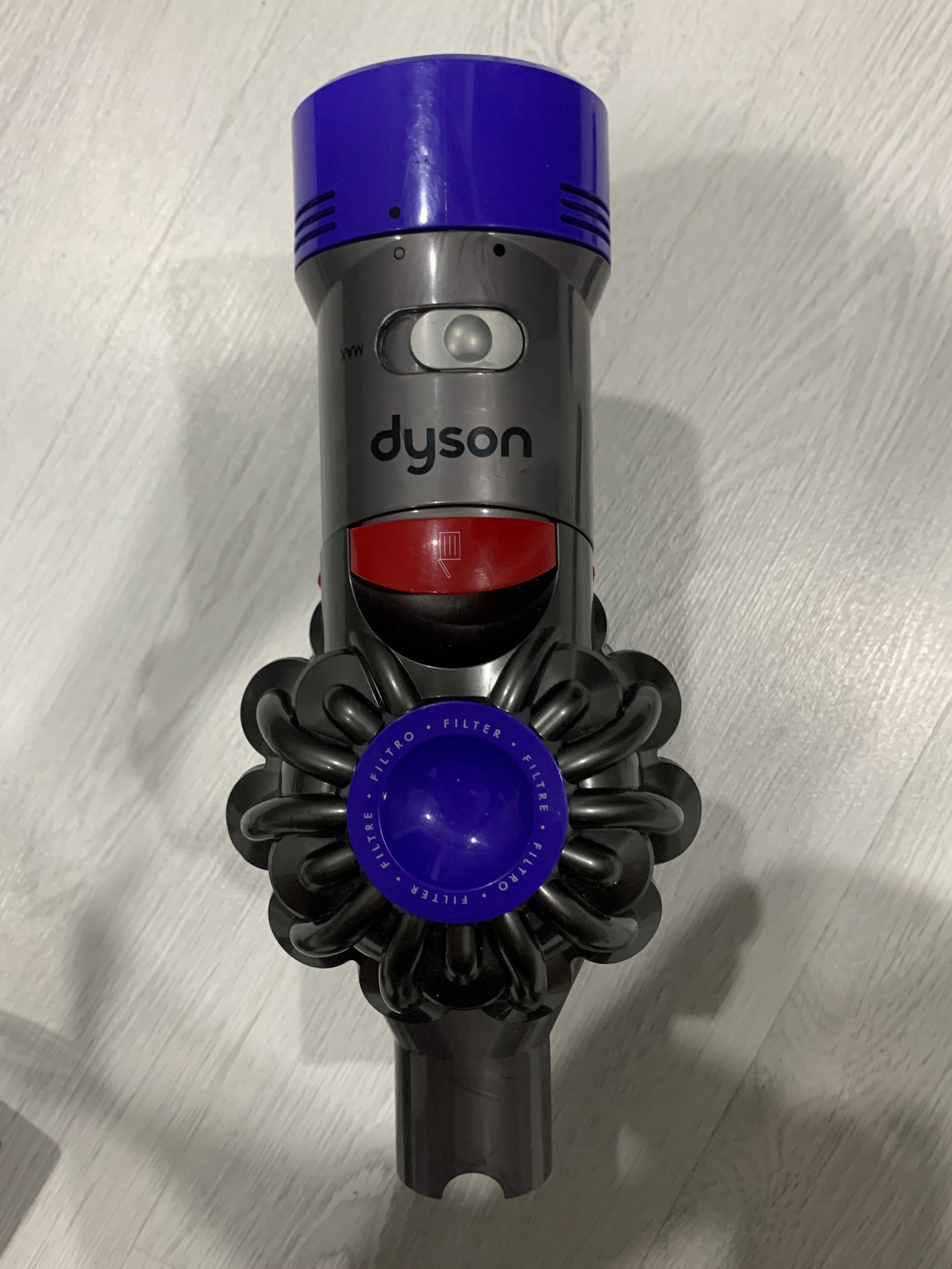 Пилосос акумуляторний Dyson v8