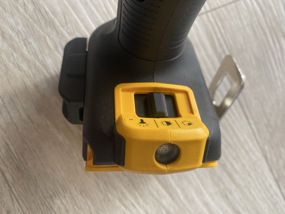 DeWalt DCD796  Дриль-шуруповерт ударний 18В "сам корпус" девальт