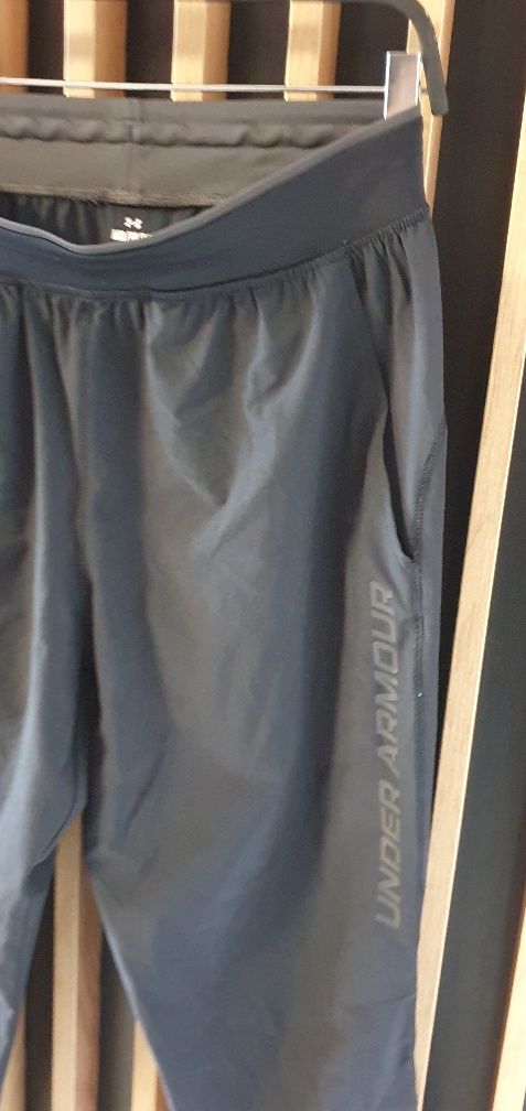 Spodnie Under Armour rozmiar M