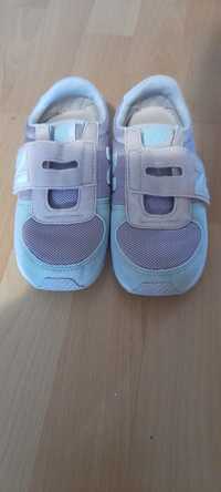 Pastelowe New balance rozmiar 31