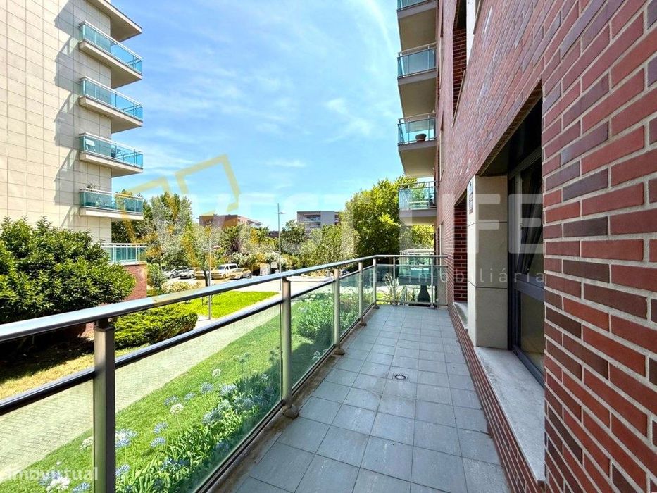 Apartamento T3 TOTALMENTE renovado - Zona tranquila e familiar - EX...