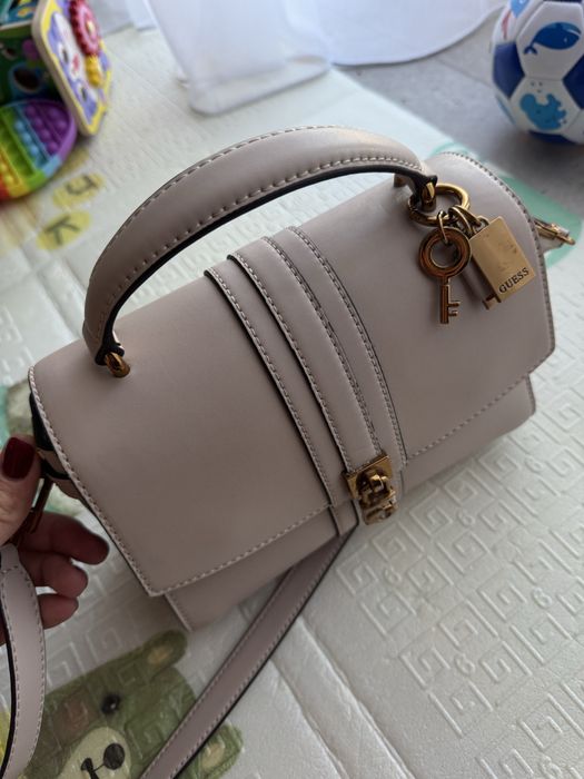 Жіноча сумка Guess