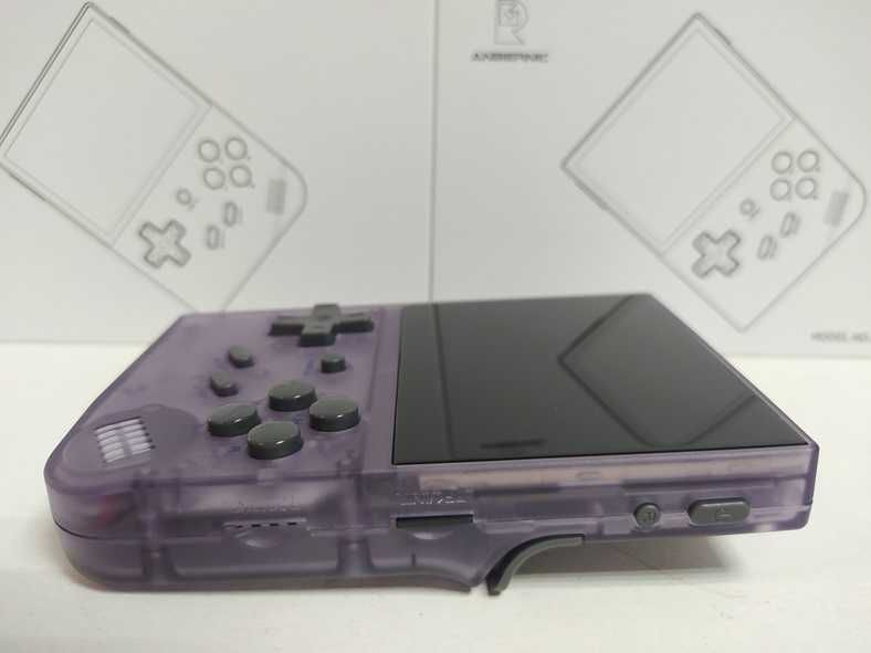 Карманная Портативная PSP Anbernic RG35XX Play Station One Денди Марио