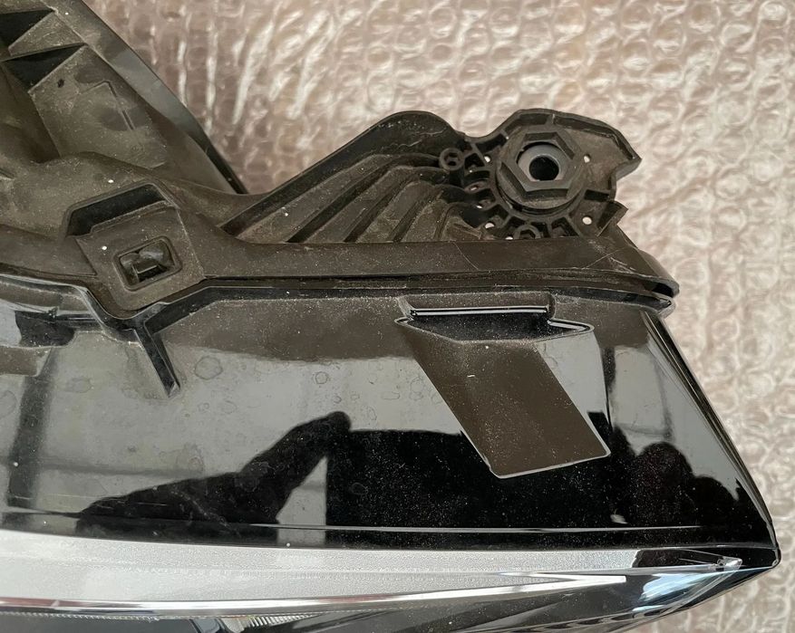 Audi Q3 83A reflektor prawy lampa led dioda 83A941012