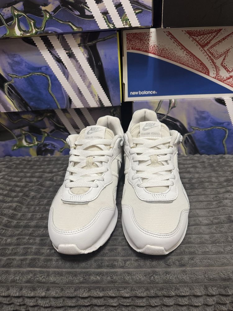 Жіночі кросівки Nike Wmns Venture Runner 40(25,5см) оригінал