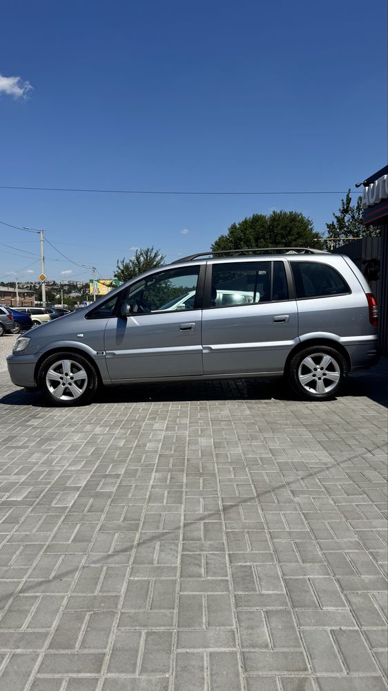 Opel Zafira Опель Зафира 2004 р 1,6 бенз 7 місць 5МКПП
