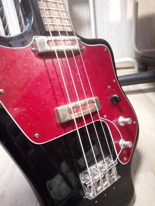 Бас гитара Тоника ЕГБ-805