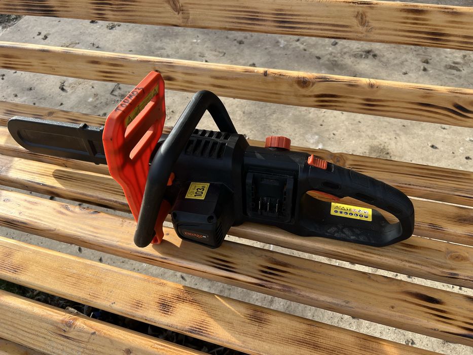 Акумуляторна пилка Dnipro-M DCS-201BC