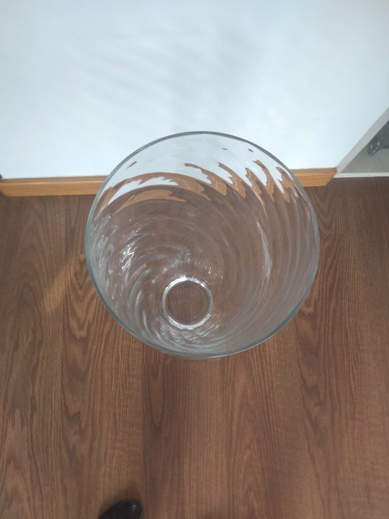 Duas jarras de vidro