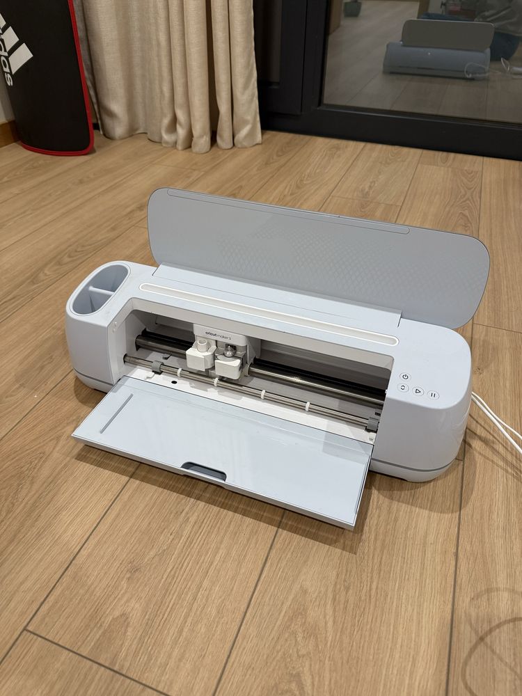 Cricut Maker 3 Nova + Acessórios e Materiais