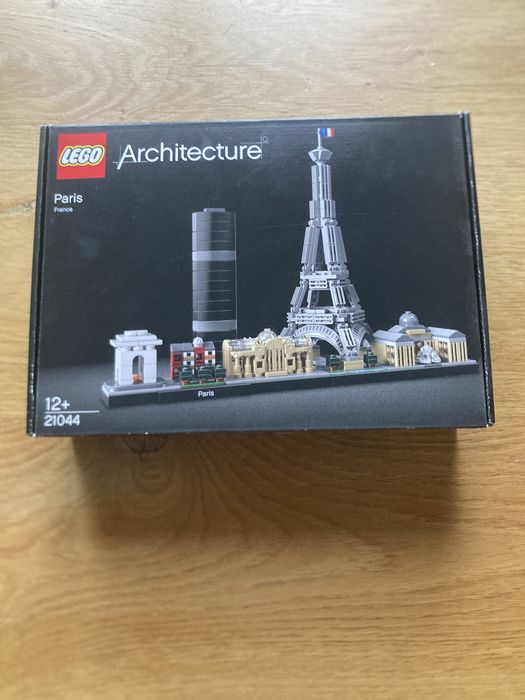 Lego architecture Paris