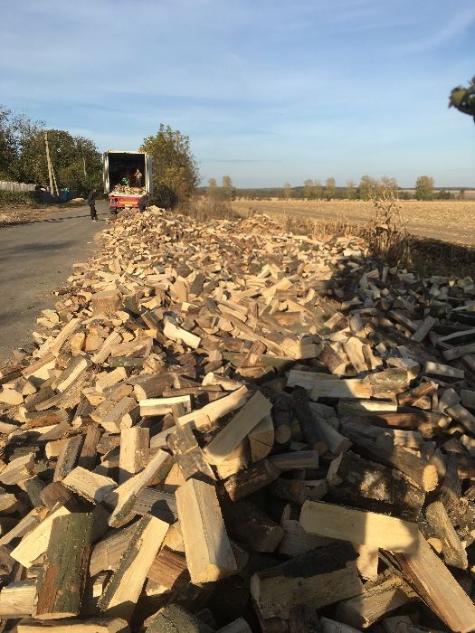 Продам колотые дрова (сухие)- 2200 грн.