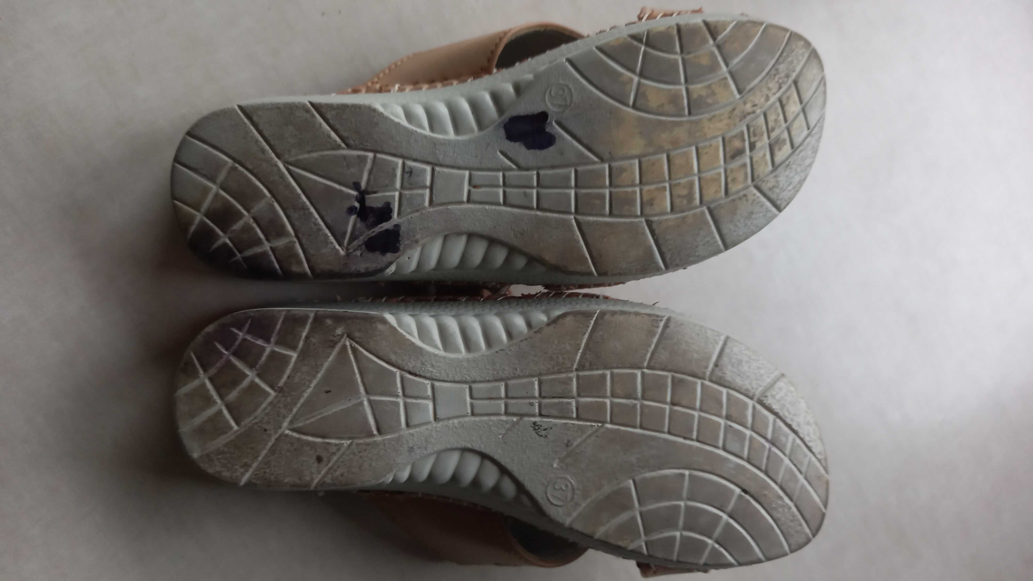 Klapki damskie Parow skórzane r.37 w.23,5cm