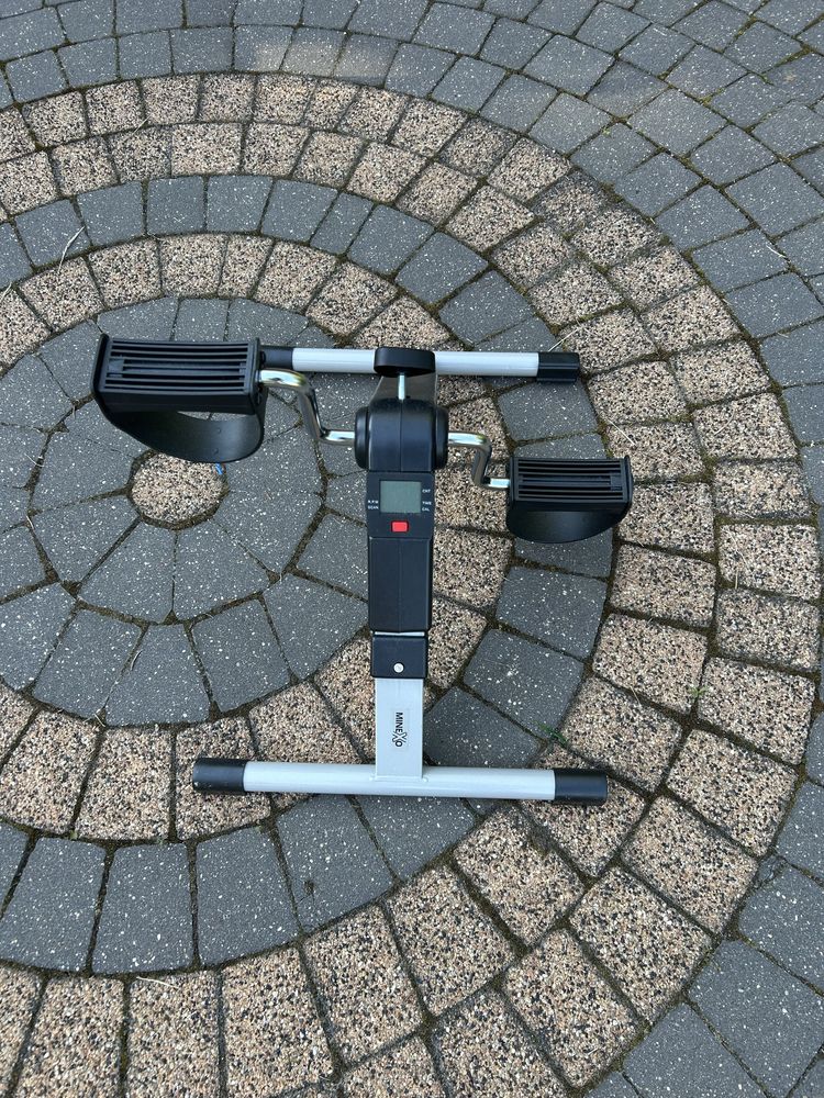 Rotor rehabilitacyjny dla seniora do ćwiczeń rąk i nóg