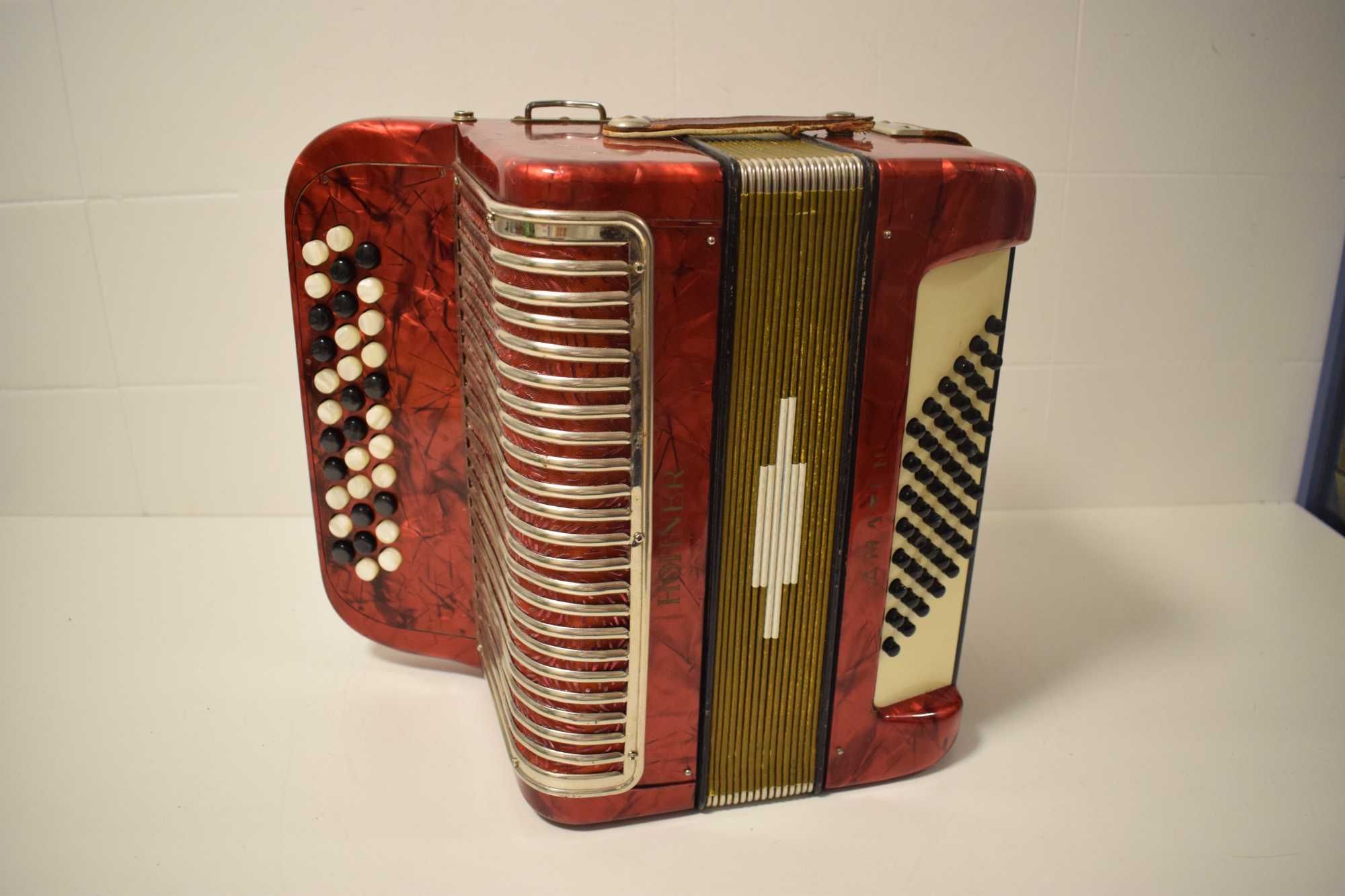 Acordeao Hohner Amati 2 Voz 48 Baixos, N 011