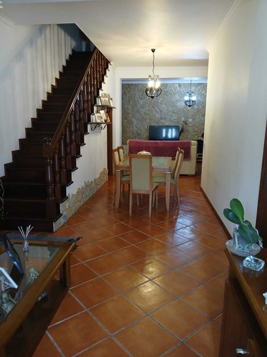 Excelente Moradia  CONDEIXA-A-VELHA - OPORTUNIDADE.