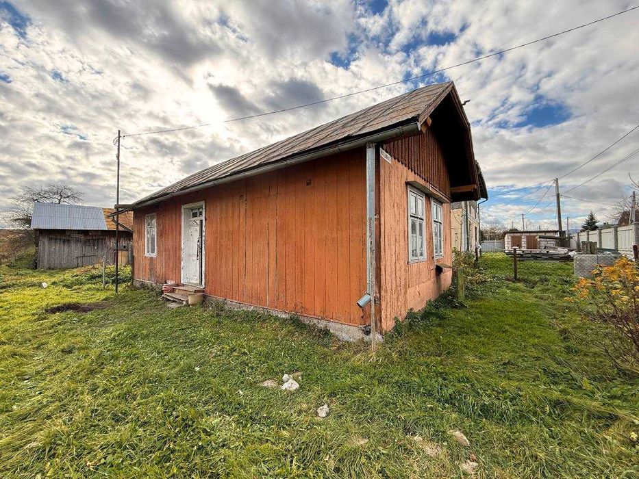 Продаж будинку з ділянкою