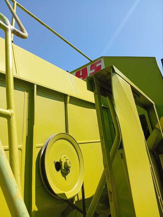 Комбайн Claas Consul