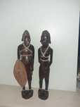 Conjunto de 2 estatuetas africanas em madeira