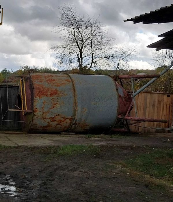 Zbiornik , silos na zboże , pojemność ok.12 ton