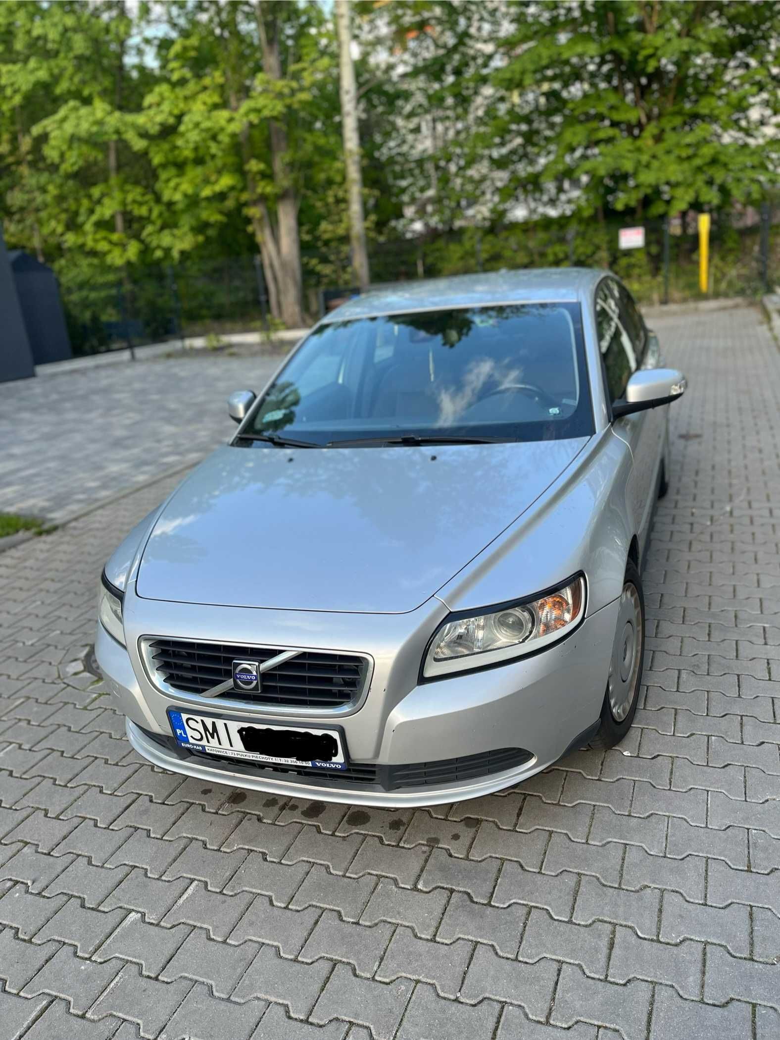 Szukasz niezawodnego samochodu? Volvo S40 na sprzedaż.