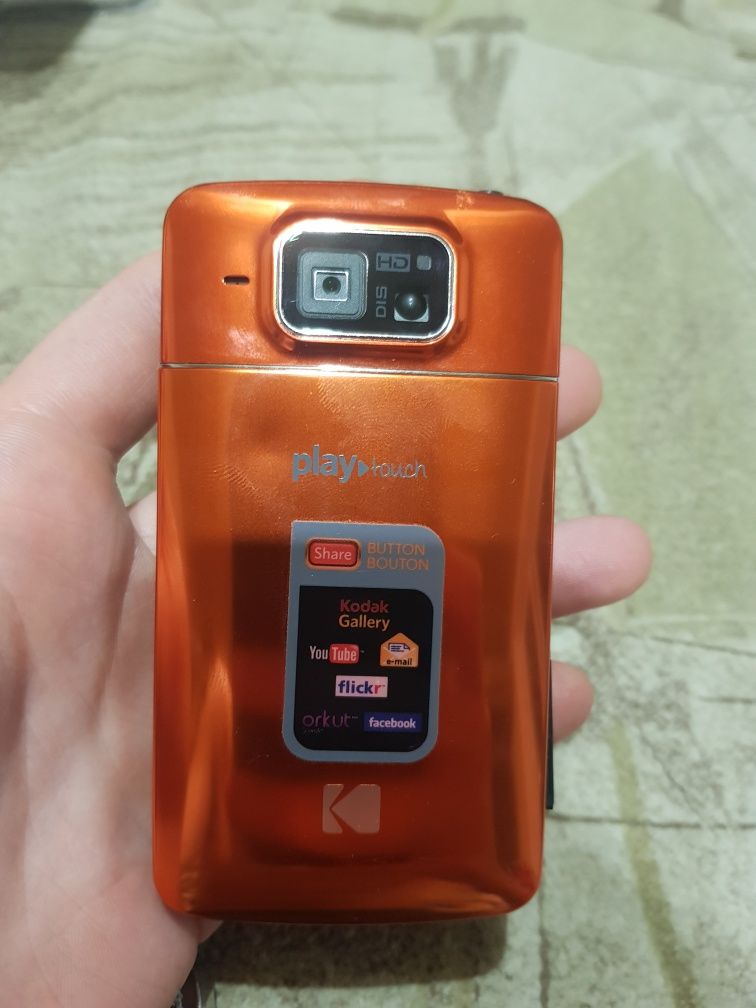 Сенсорный видеорегистратор Kodak Zi10 + карта памяти 16gb