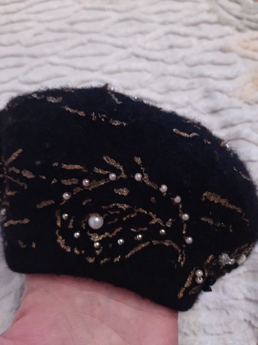 Берет чёрный в хорошем состоянии