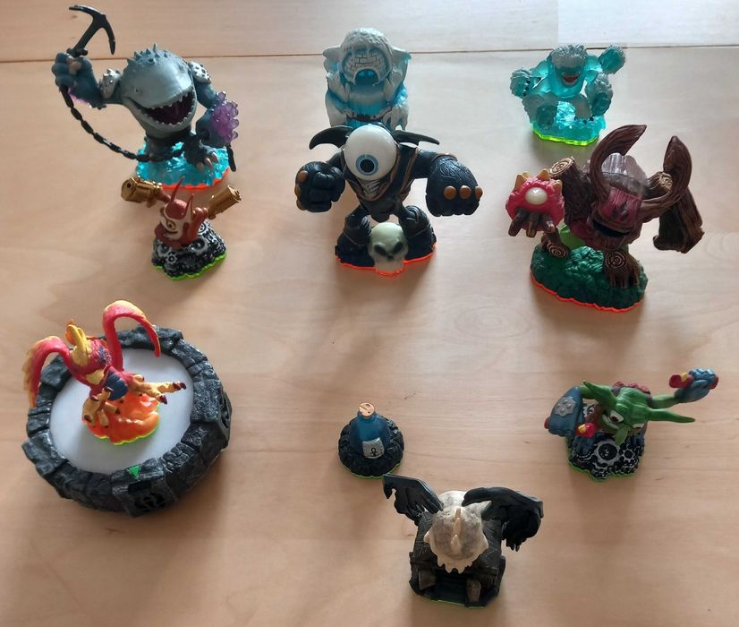 39 Figuras Skylander + 2 Portais