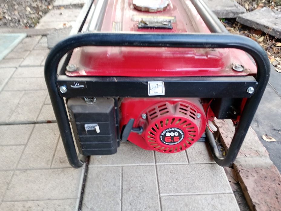 Генератор бензиновий
