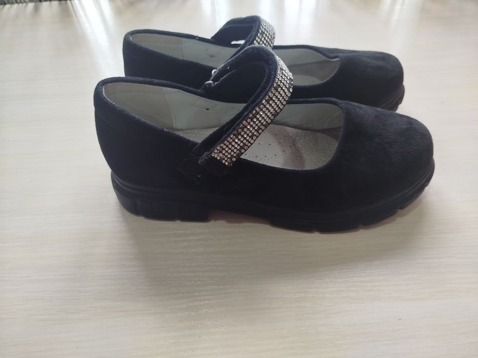 Туфлі на дівчинку