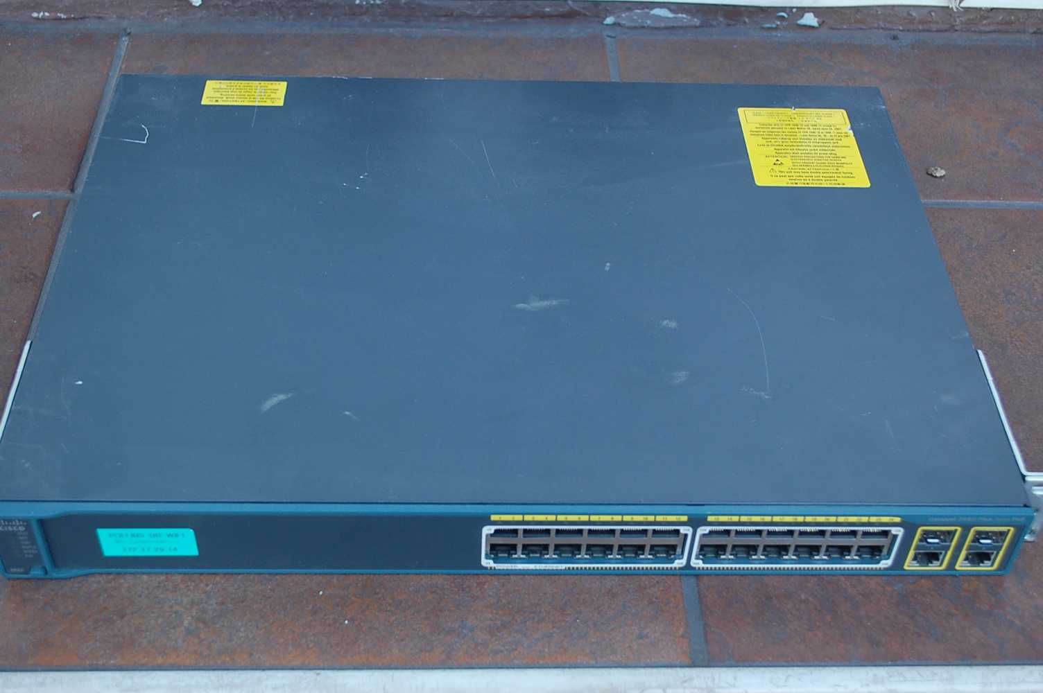 Switch CISCO WS-C2960+24PC-L