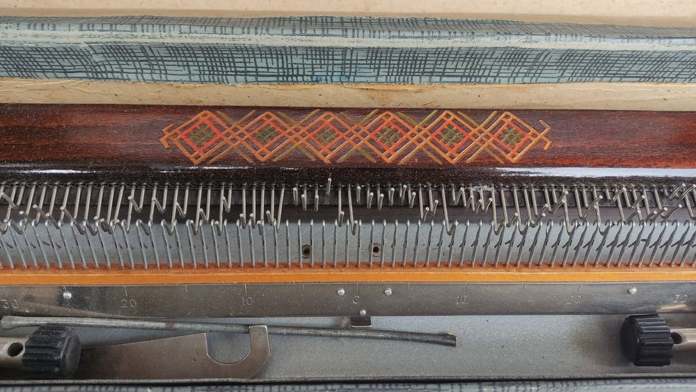 Вязальная машинка ручная