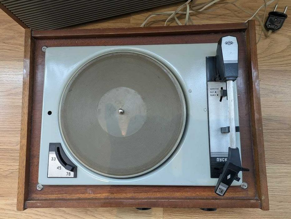 Проигрыватель Рига рабочий, в отл. сост.
