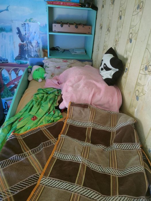 Двоярусне ліжко, кровать