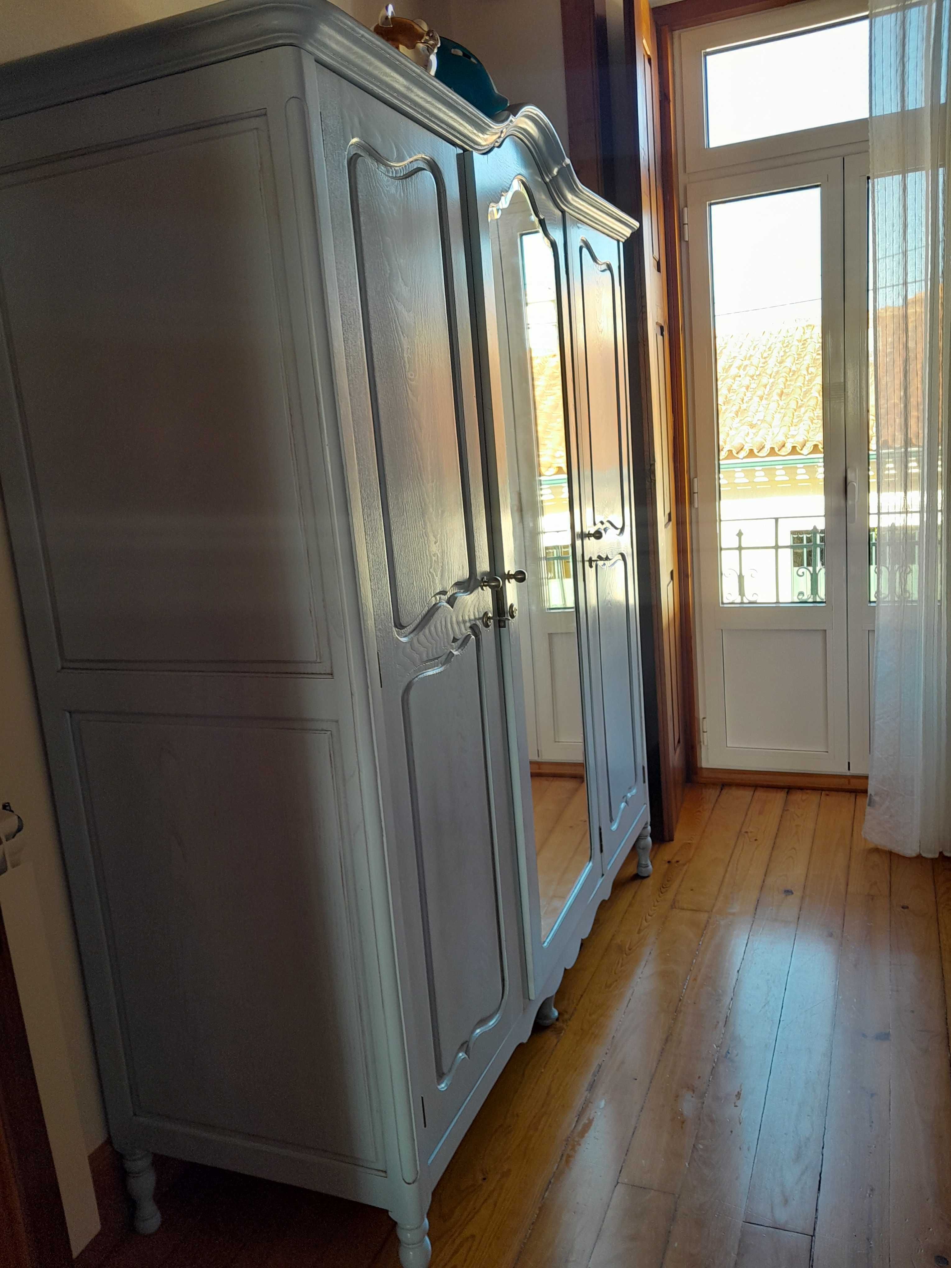 MÓVEIS Cama E Guarda Roupa