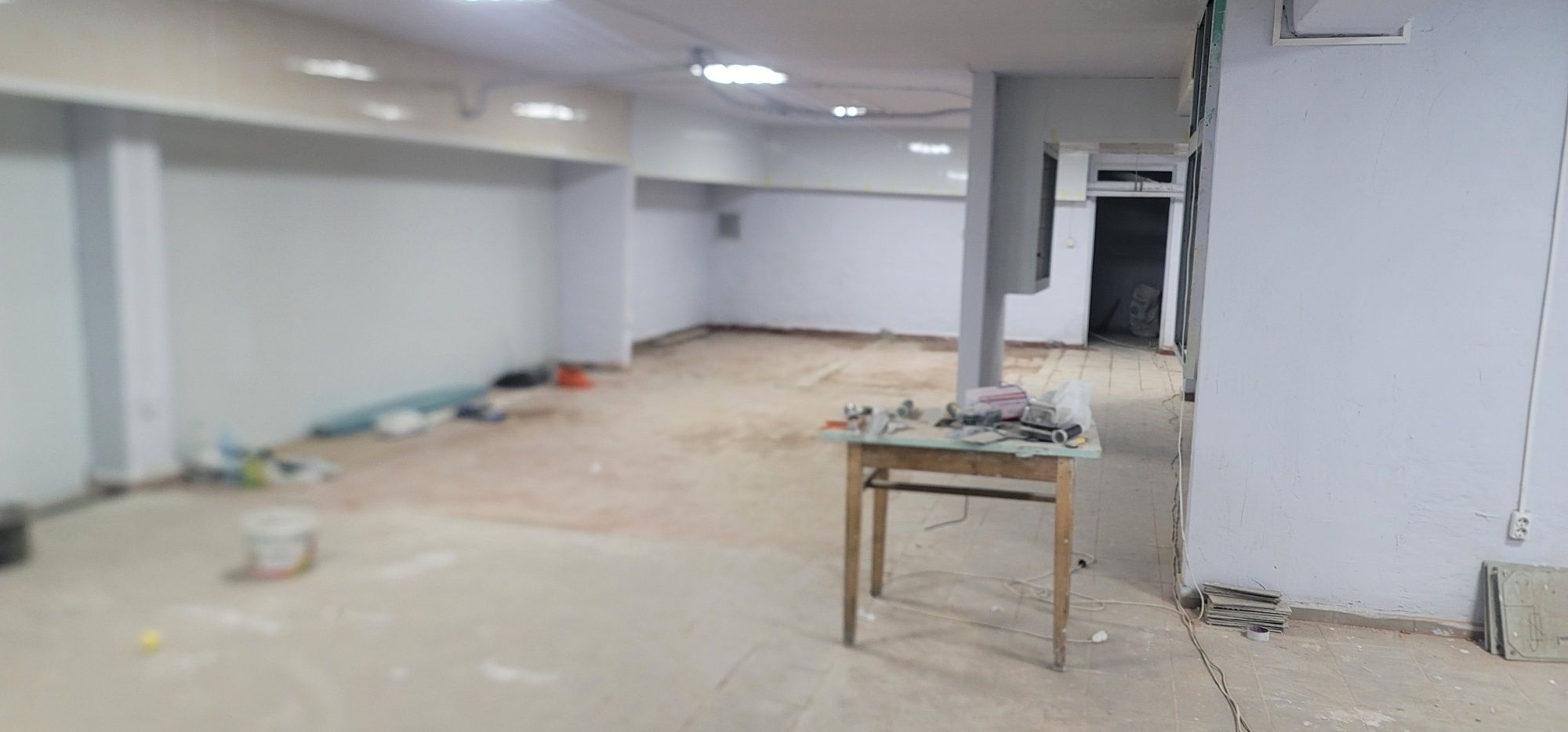 Сдам  в м.бар полупідвальне преміщення  700м недороговід власника.