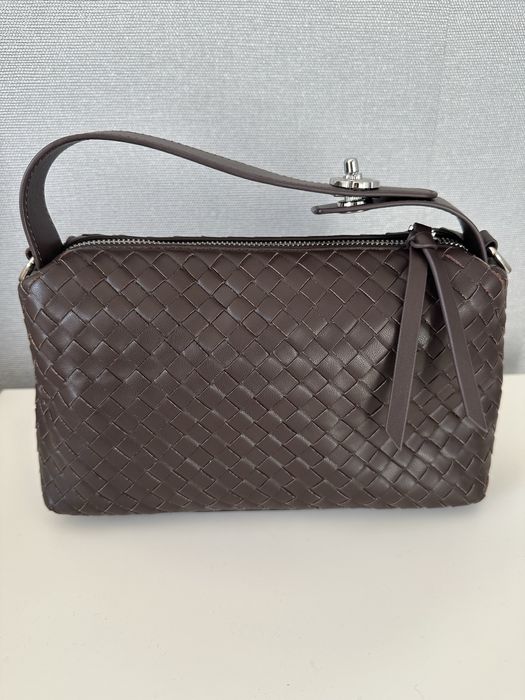 Плетена сумка з натуральної шкіри в стилі Bottega