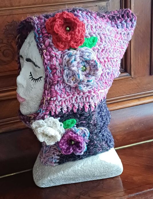Bajecznie kolorowy szydelkowy komino-kapturek dla dziewczynki