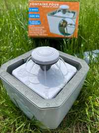 Фонтан-поилка автоматическая для домашних животных PET WATER FOUNTAIN