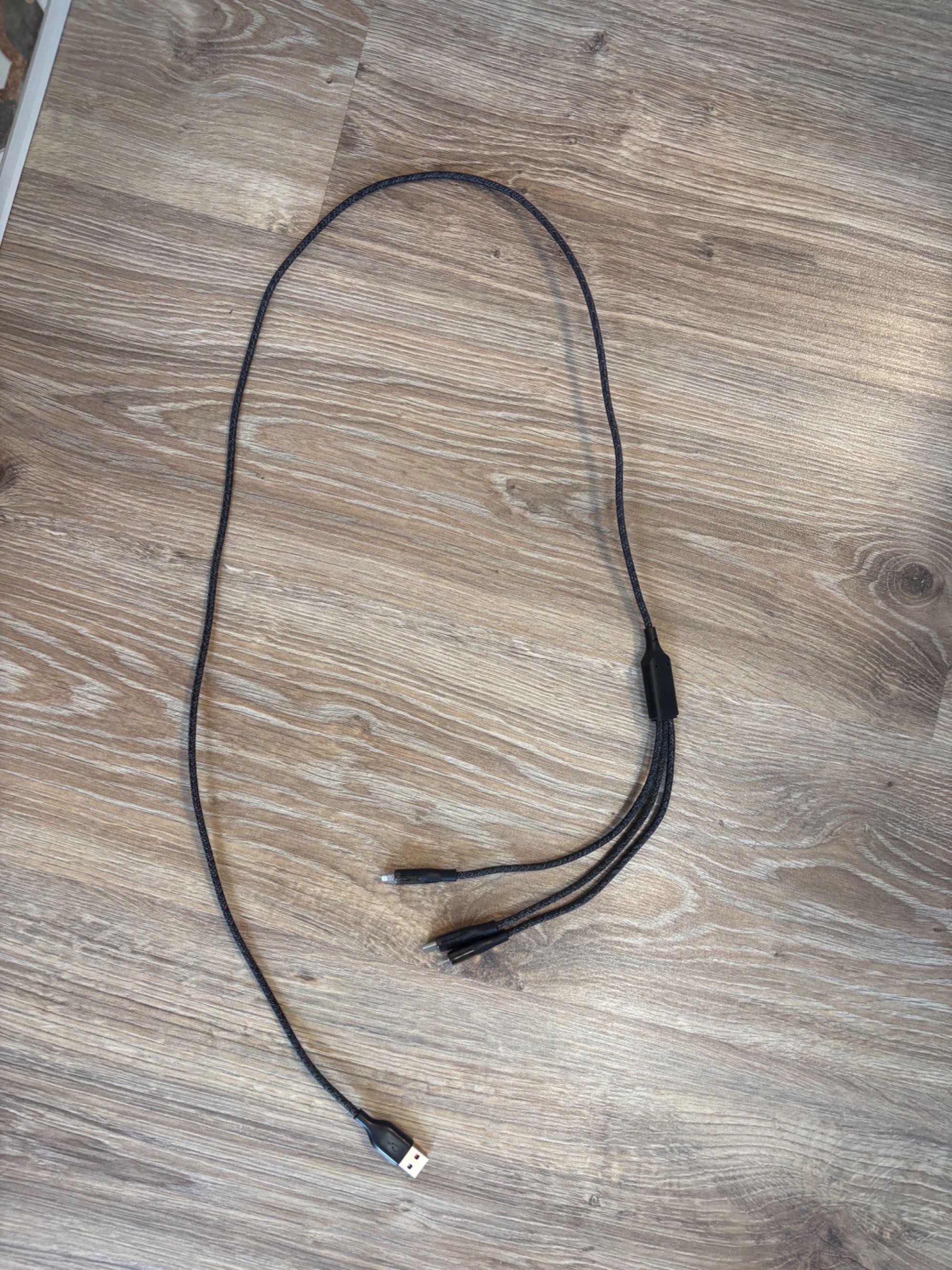 Kabel USB - Micro USB/USB-C/Lightning 3w1