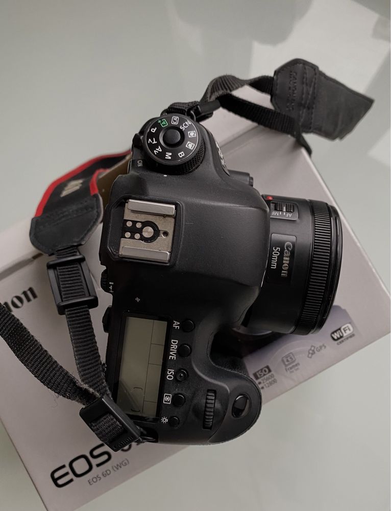 Продам фотокамеру Canon 6 D + 50 мм 1,8