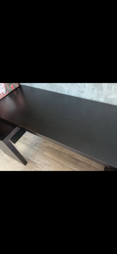 Biurko Ikea z wysuwanym panelem