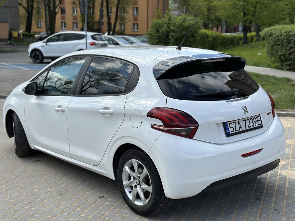 Peugeot 208 1.6 hdi 100km  2017r