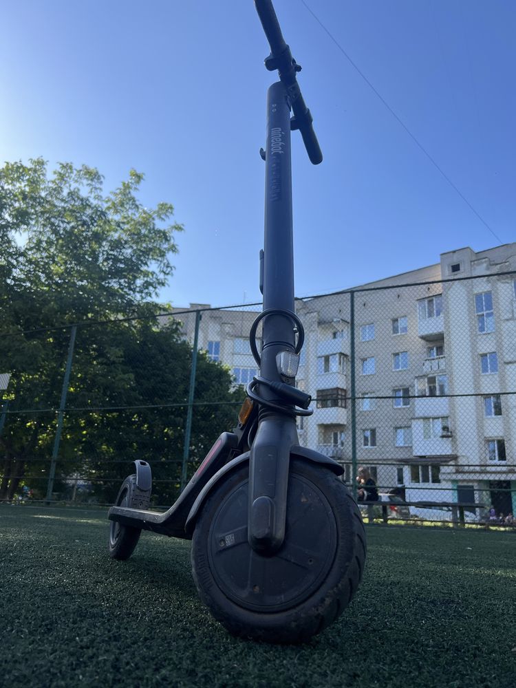Електросамокат ninebot