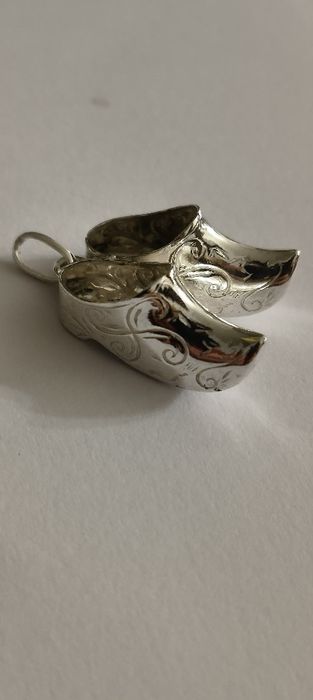 Pendente em prata sapatos