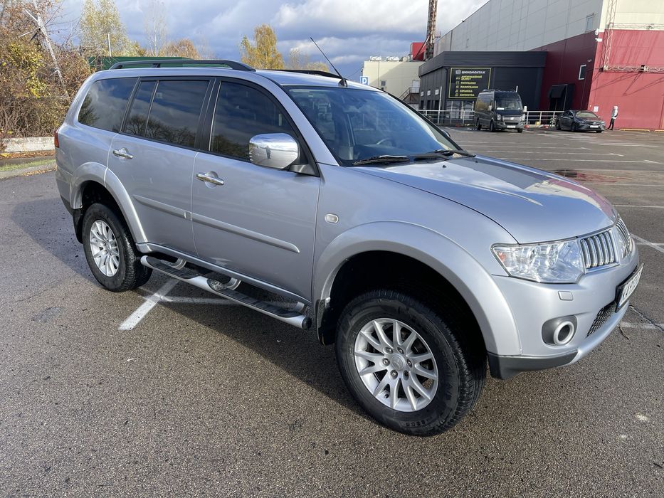 Mitsubishi Pajero Sport 2010 2.5D АКПП