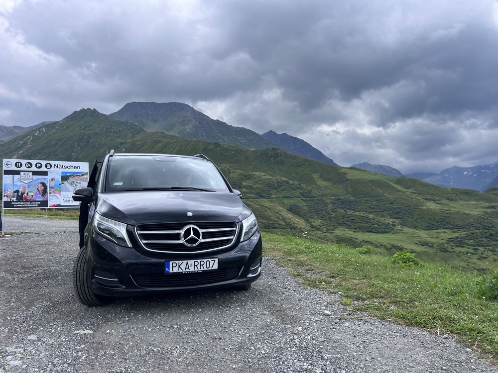Wynajem busa Mercedes V klasa