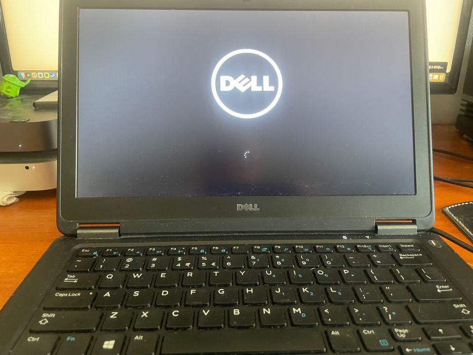 Komputer laptop dell Latitude E7250