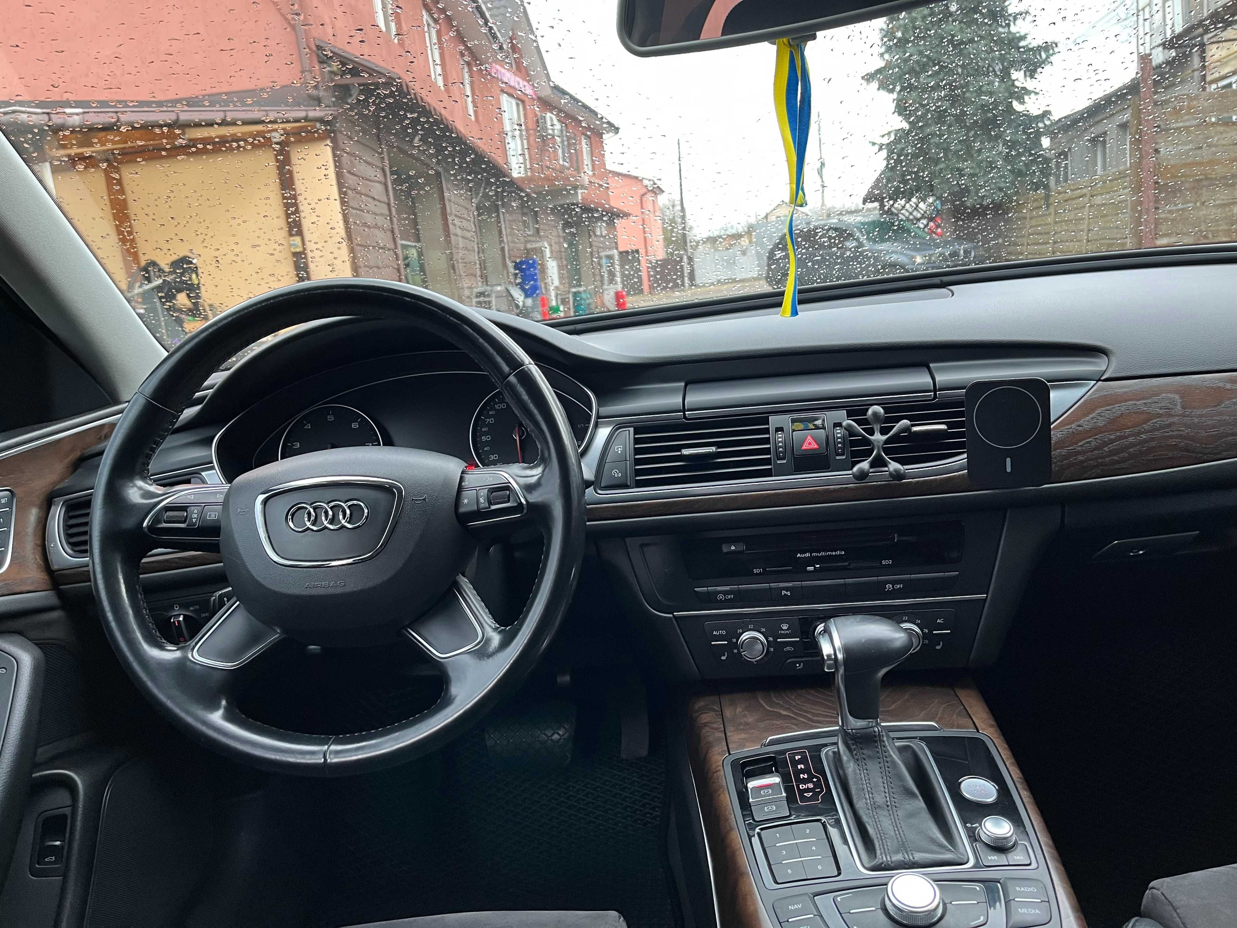 AUDI A6 2012 року