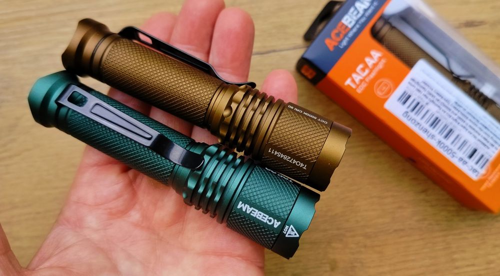 Latarka Acebeam TAC AA + ogniwo